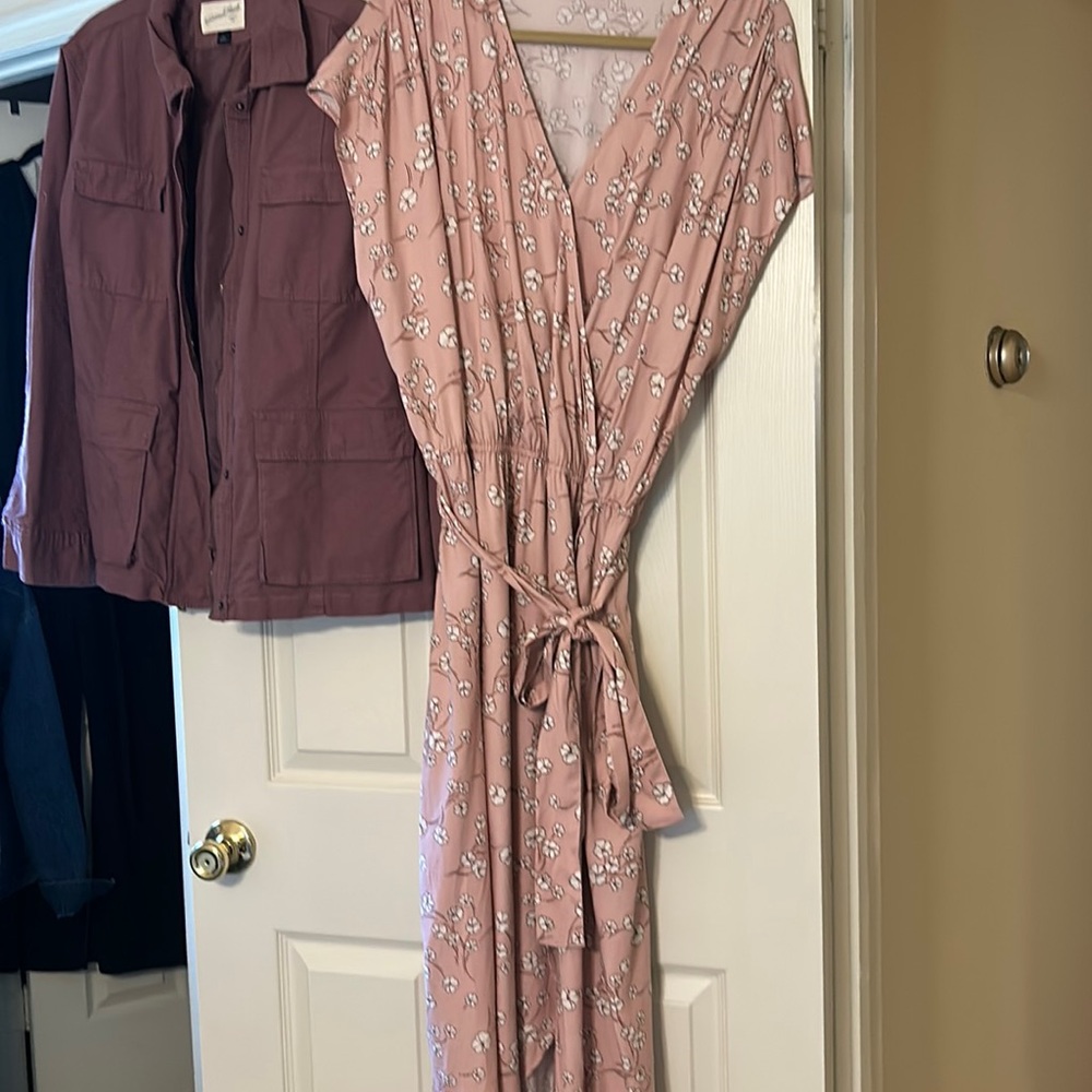 Universal Thread military style jacket in deep mauve. Women’s Large.